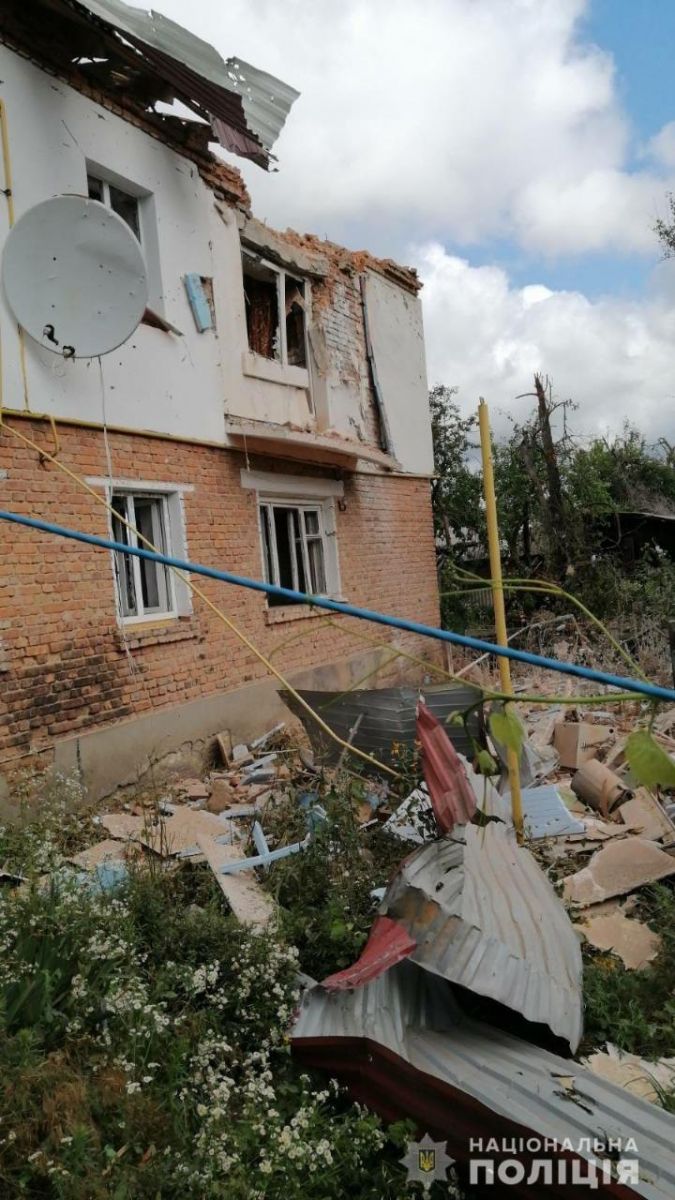 Разрушили десятки домов оккупанты, обстреляв поселок Харьковщины